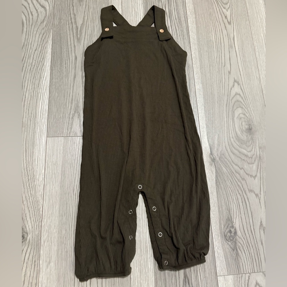 Kate Quinn Overall Romper Size 2T